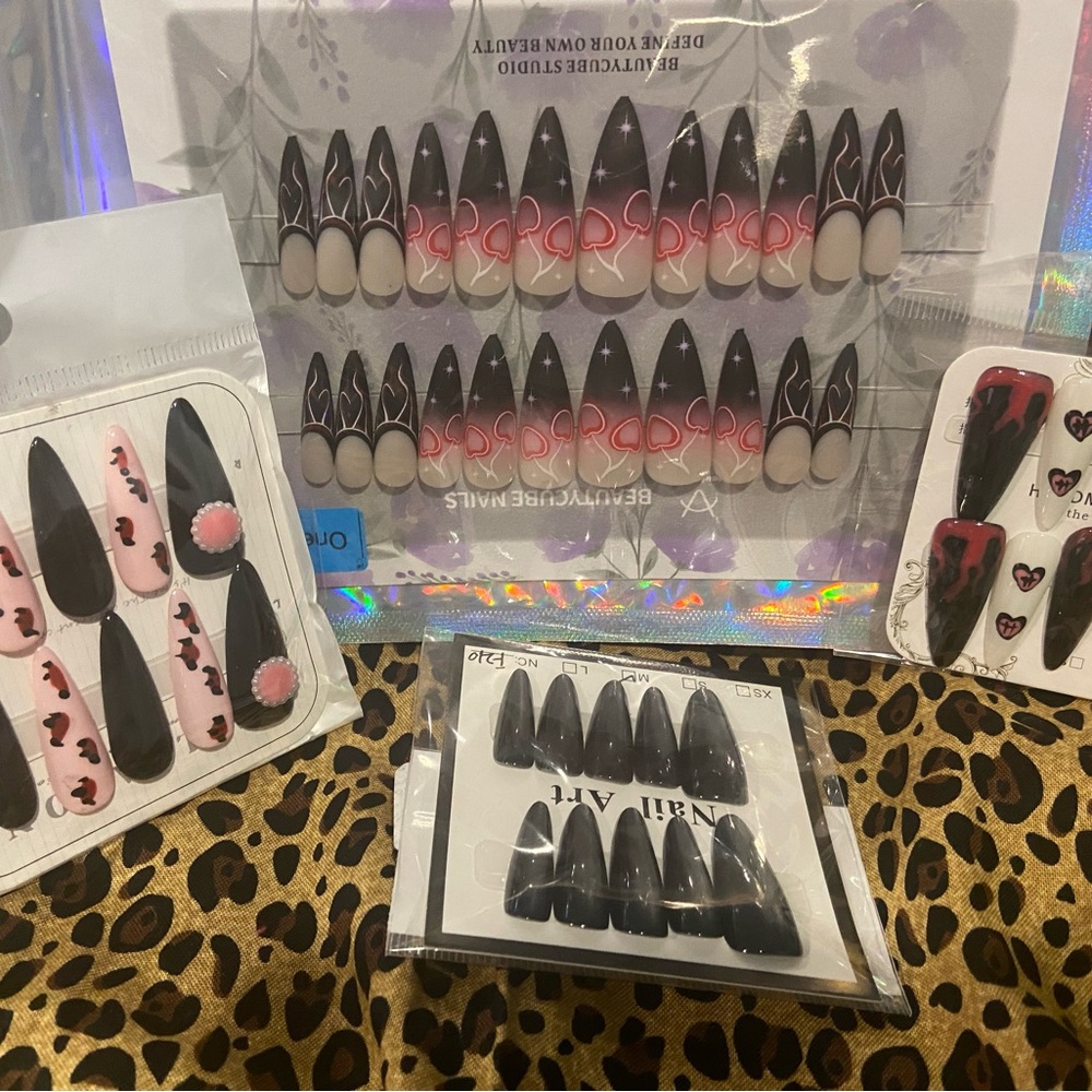 Assorted Black & Pink Press-On Nail Sets
